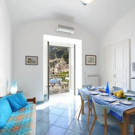 Sleeps 5 *