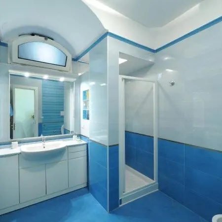 Sleeps 5