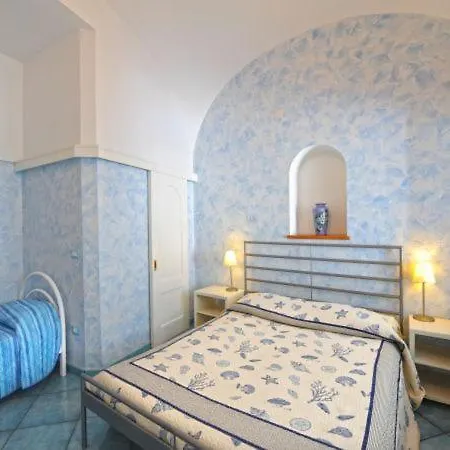 Appartamento Sleeps 5 *