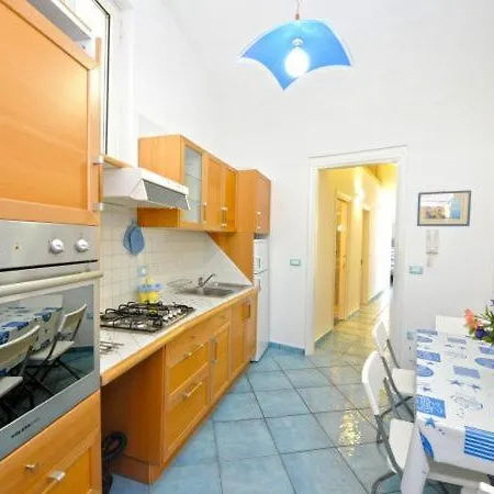 Sleeps 5 Appartamento Amalfi