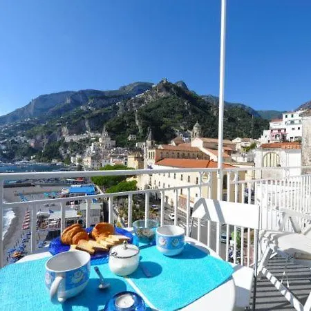 Sleeps 5 Appartamento Amalfi